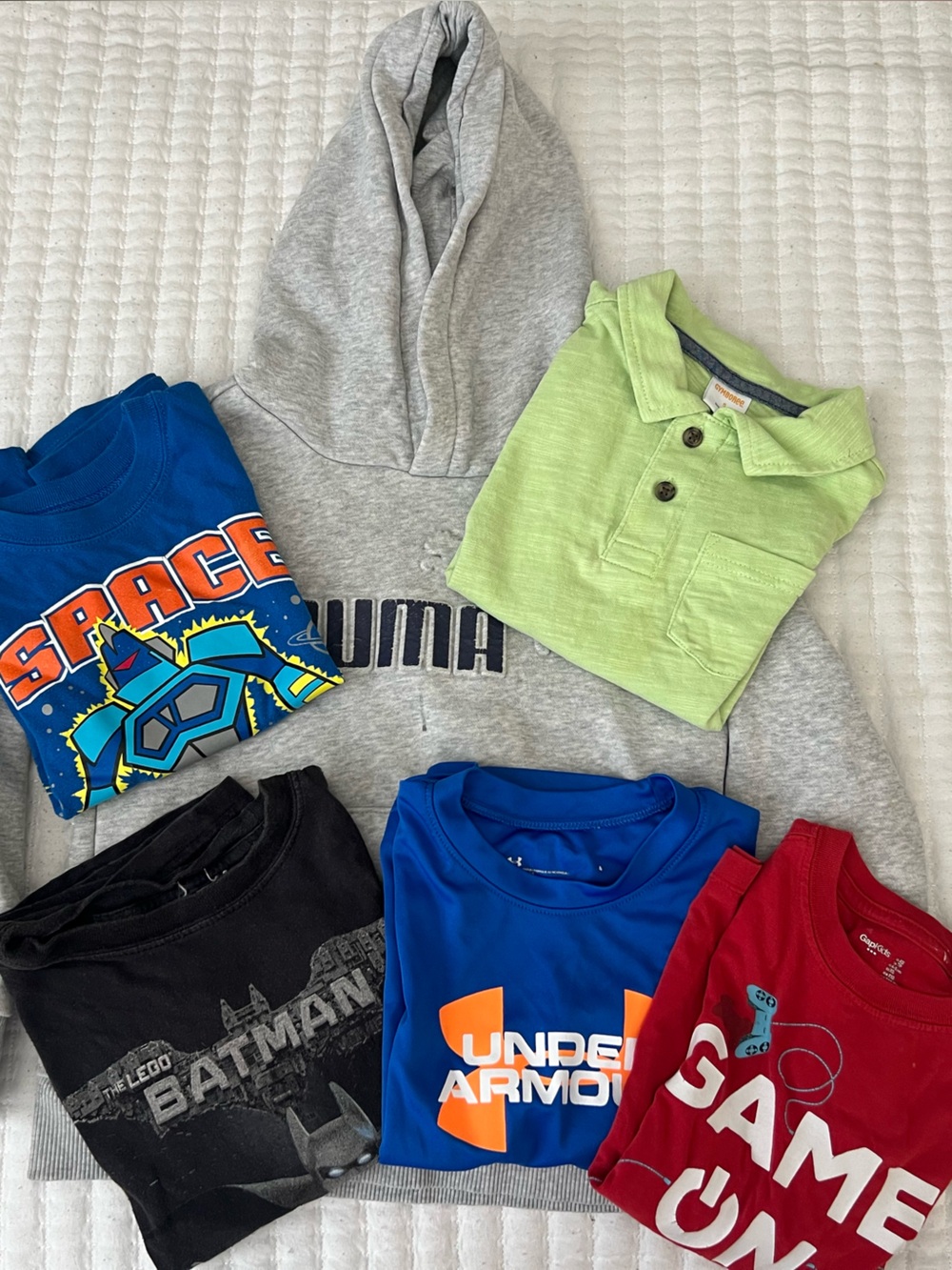 Pack of 6 items Kids XS hoodie + Tees